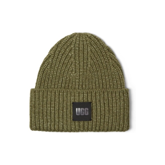 Mens UGG Chunky Rib Beanie in Burnt Olive. One Size 103603
